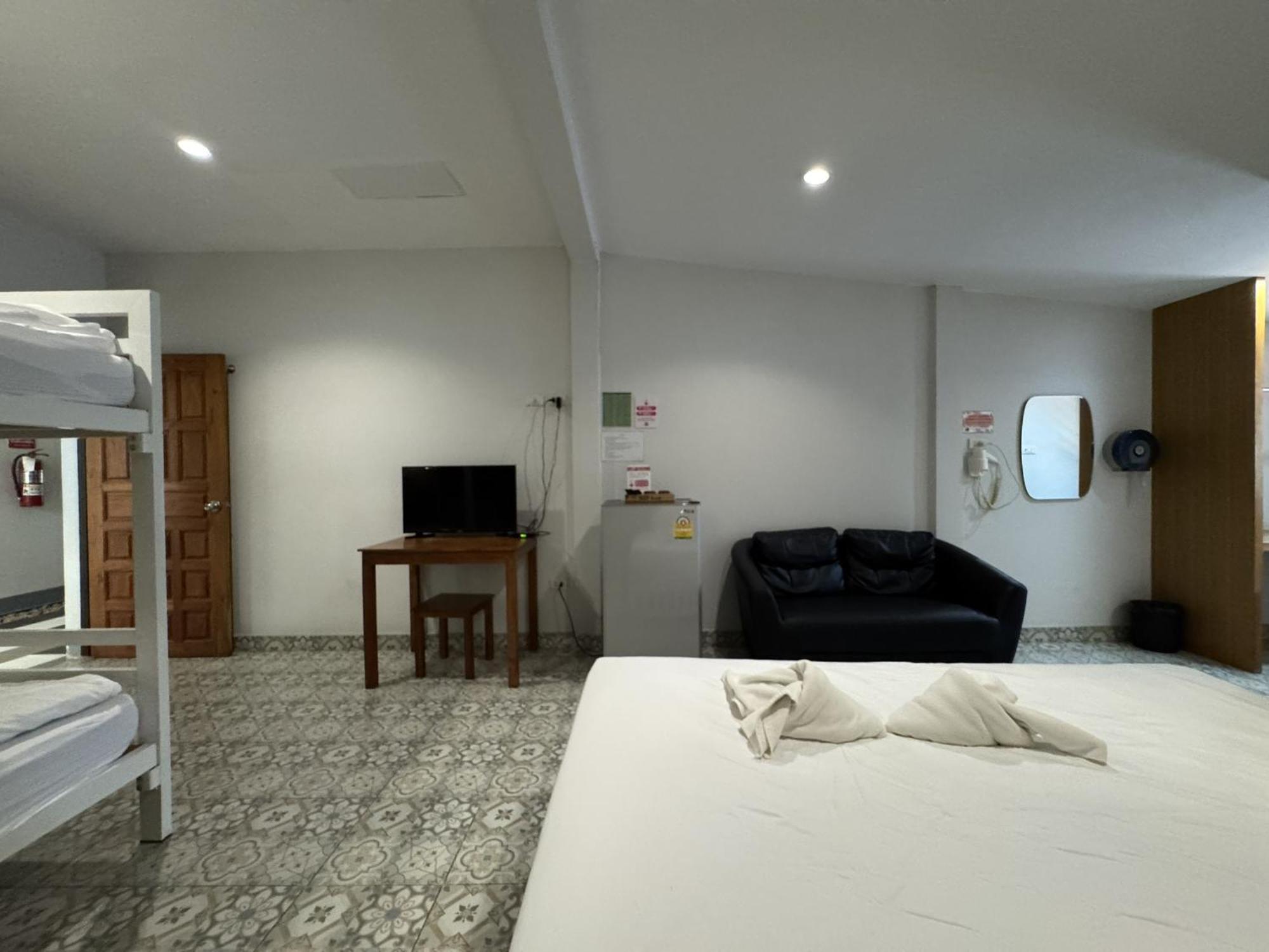 Warmwell Hostel Ban Chuk Kum Dış mekan fotoğraf